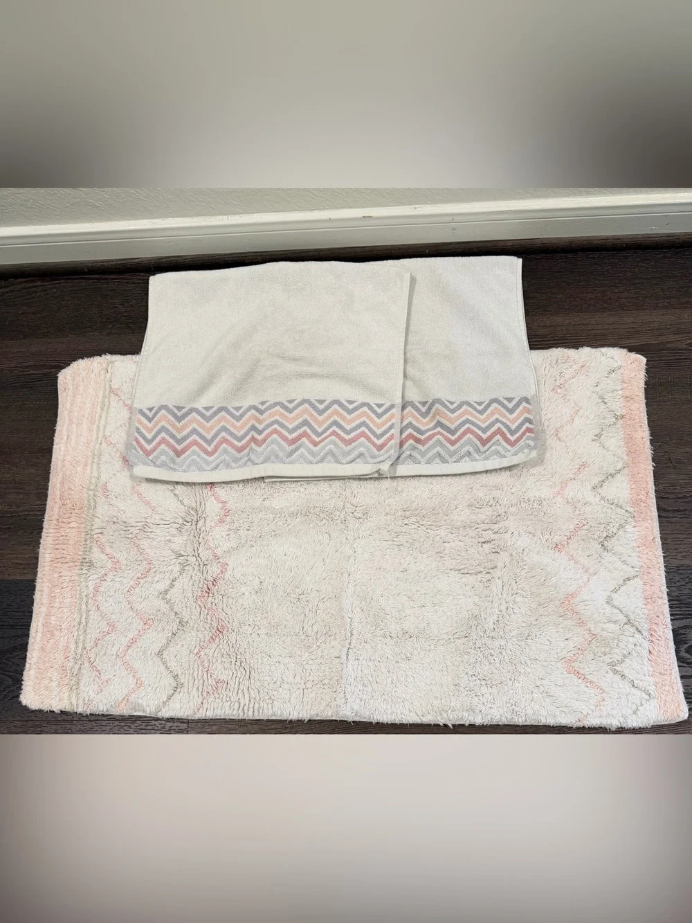 Ugg Hand Towels & Bath Mat